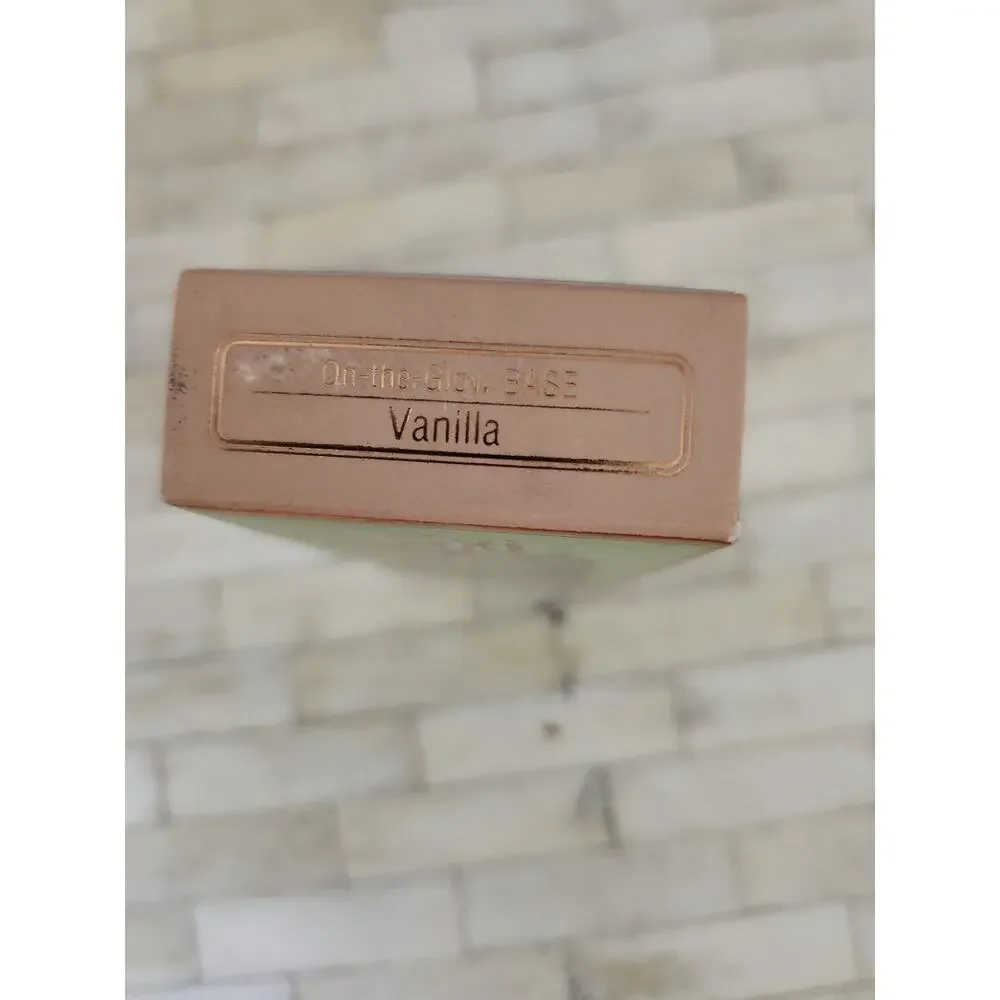 Pixi by Petra On-the-Glow Base Vanilla NEW